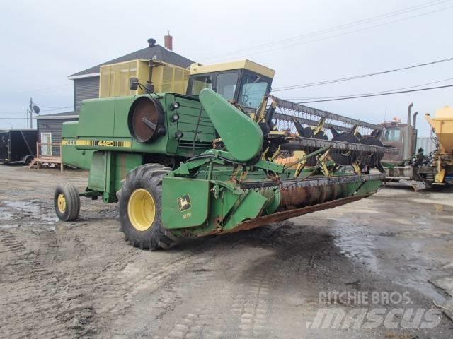 John Deere 4420 Moissonneuse batteuse