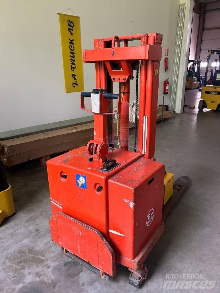 BT LSV1000/7 Gerbeur accompagnant