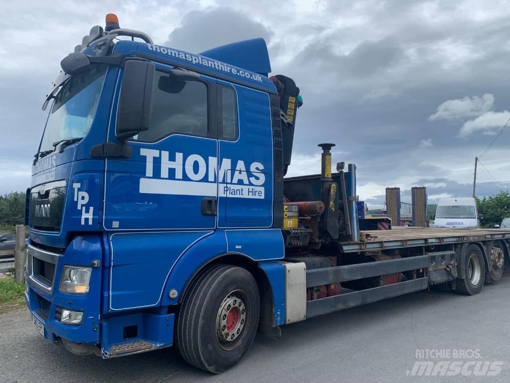 MAN TGX 26.400 Camion plateau ridelle avec grue