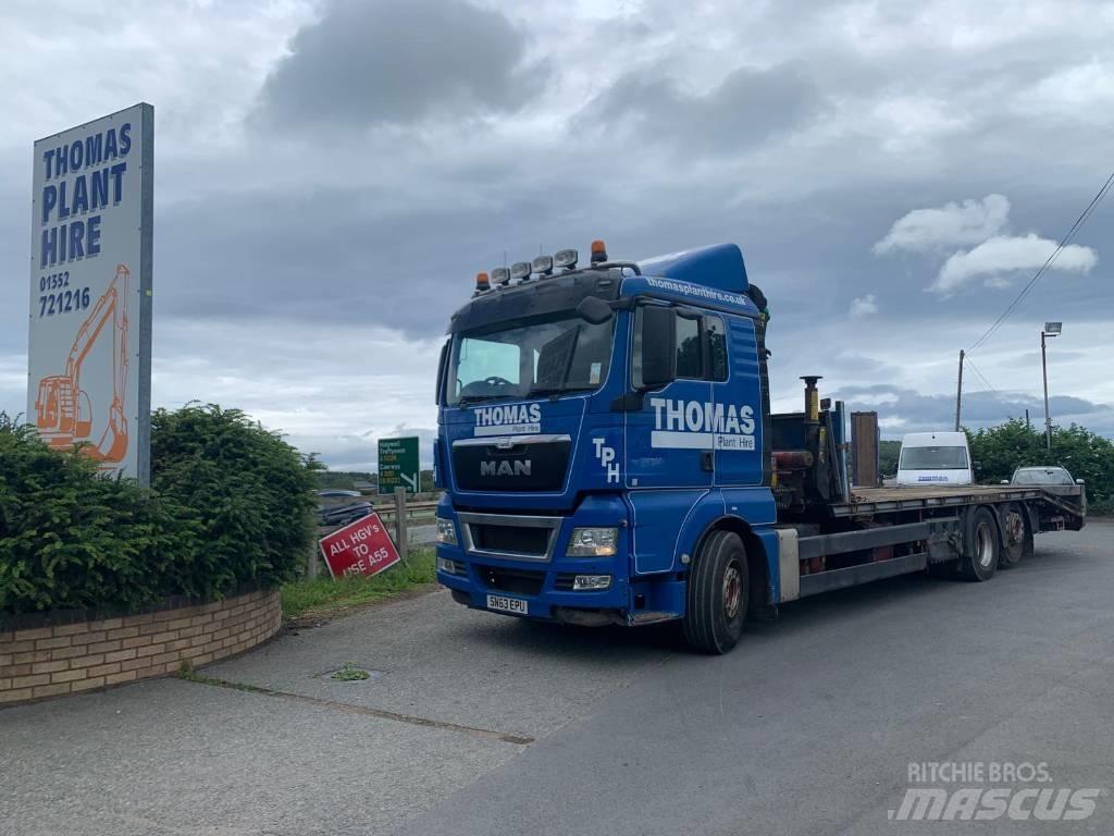 MAN TGX 26.400 Camion plateau ridelle avec grue