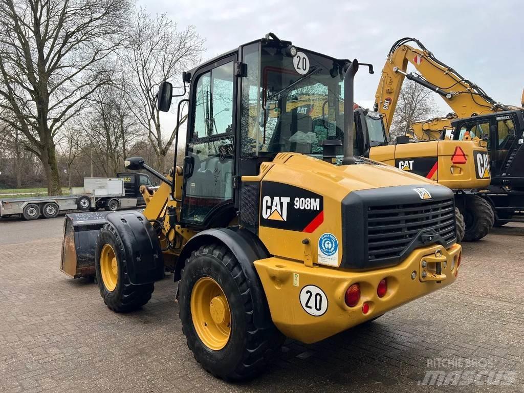 CAT 908M Chargeuse sur pneus