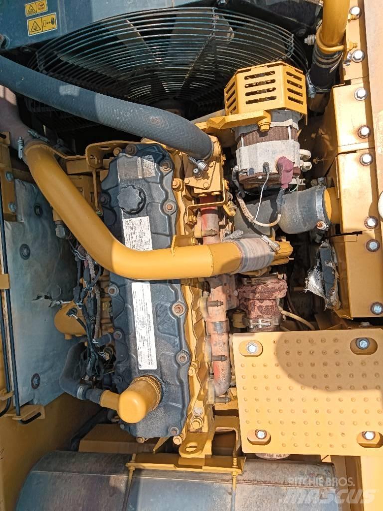 CAT 325 D Pelle sur chenilles