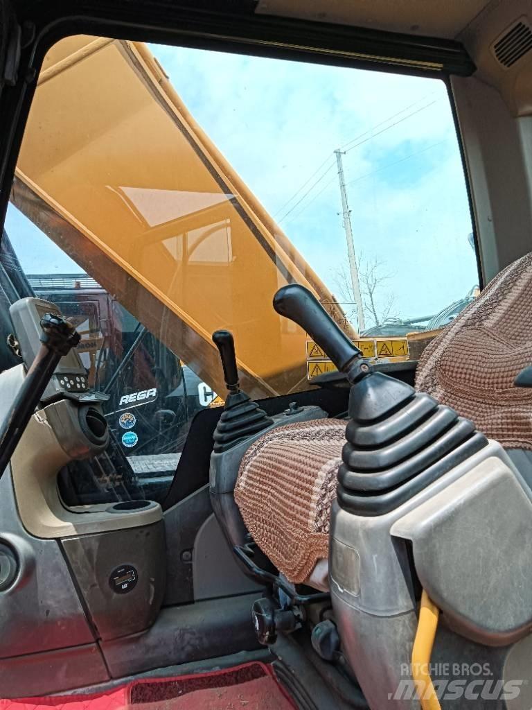 CAT 325 D Pelle sur chenilles