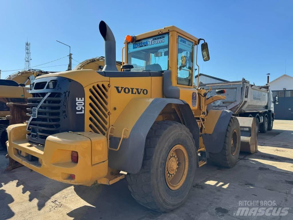 Volvo L 90 E Chargeuse sur pneus