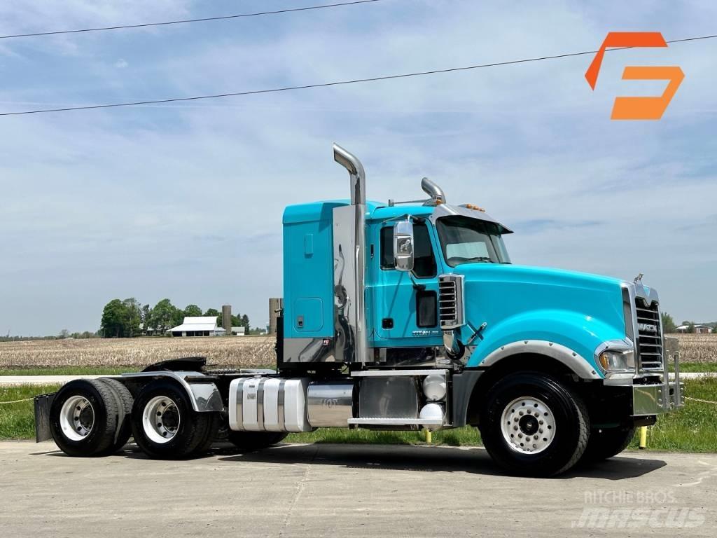 Mack Titan TD 713 Autre camion