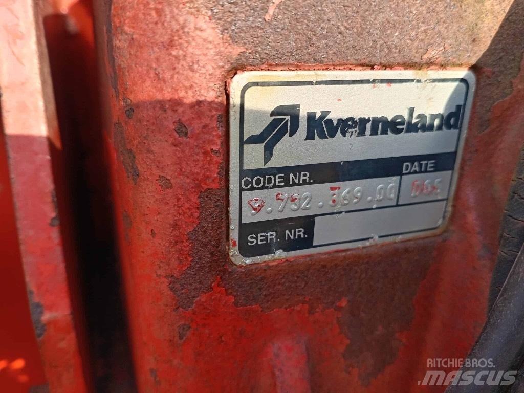 Kverneland 856 Dérouleuse, pailleuse