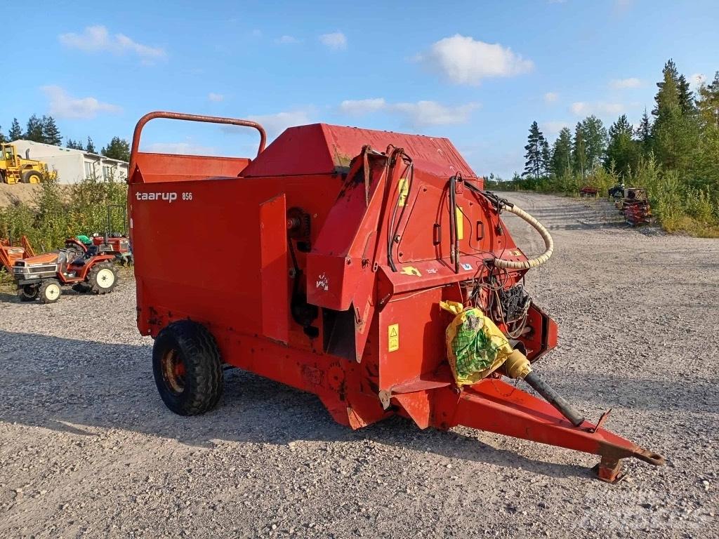 Kverneland 856 Dérouleuse, pailleuse