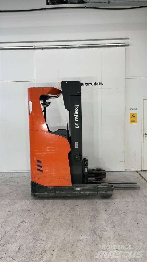 BT RR E 140 H Chariot à mât rétractable
