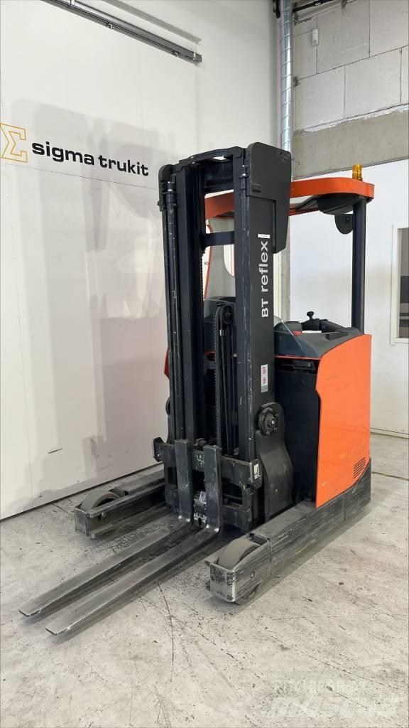 BT RR E 140 H Chariot à mât rétractable