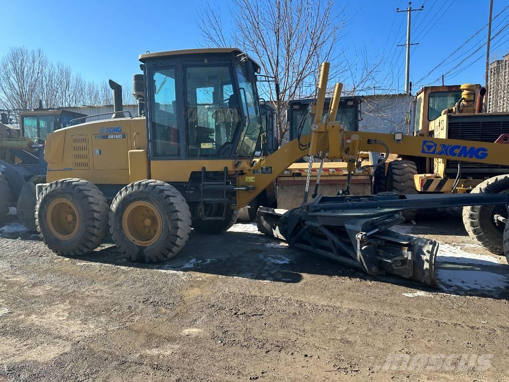 XCMG GR1803 Bouteurs sur roues