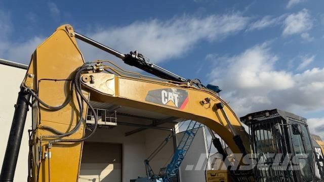 CAT 326 FLN Pelle sur chenilles