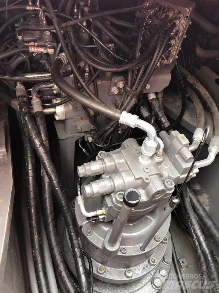 Hitachi 240 Pelle sur chenilles