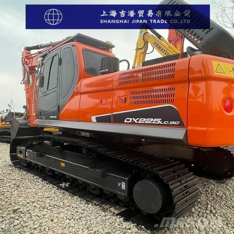 Doosan DX 225 Pelle sur chenilles