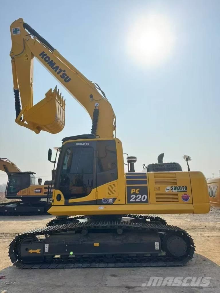 Komatsu 220-8 Pelle sur chenilles