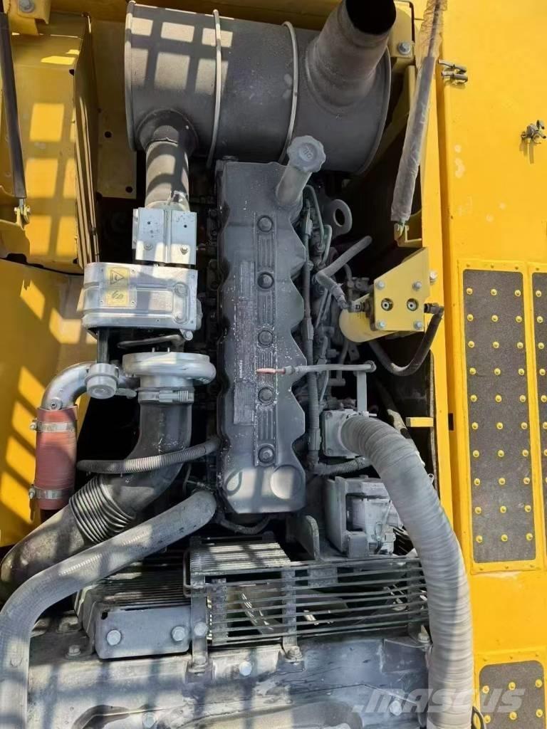 Komatsu 220-8 Pelle sur chenilles