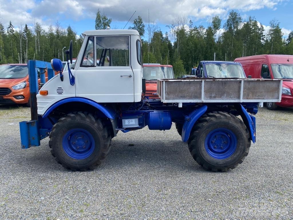 Mercedes-Benz Unimog Autre camion