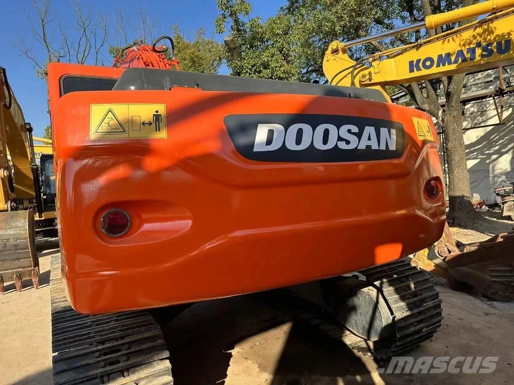 Doosan DX225LC-9C Pelle sur chenilles