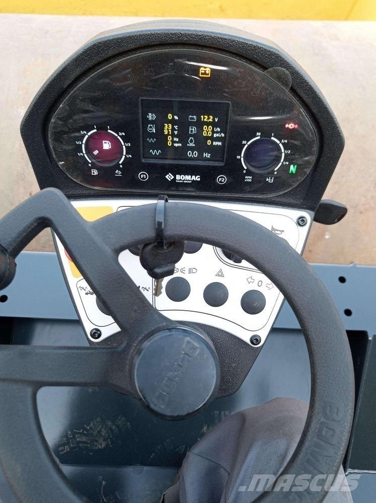 Bomag BW 218 D-5 SL Rouleaux monocylindre