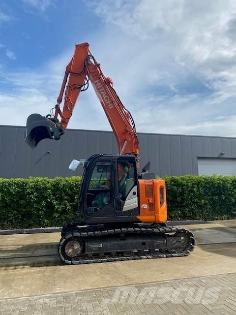 Hitachi ZX 135 US-6 Pelle sur chenilles