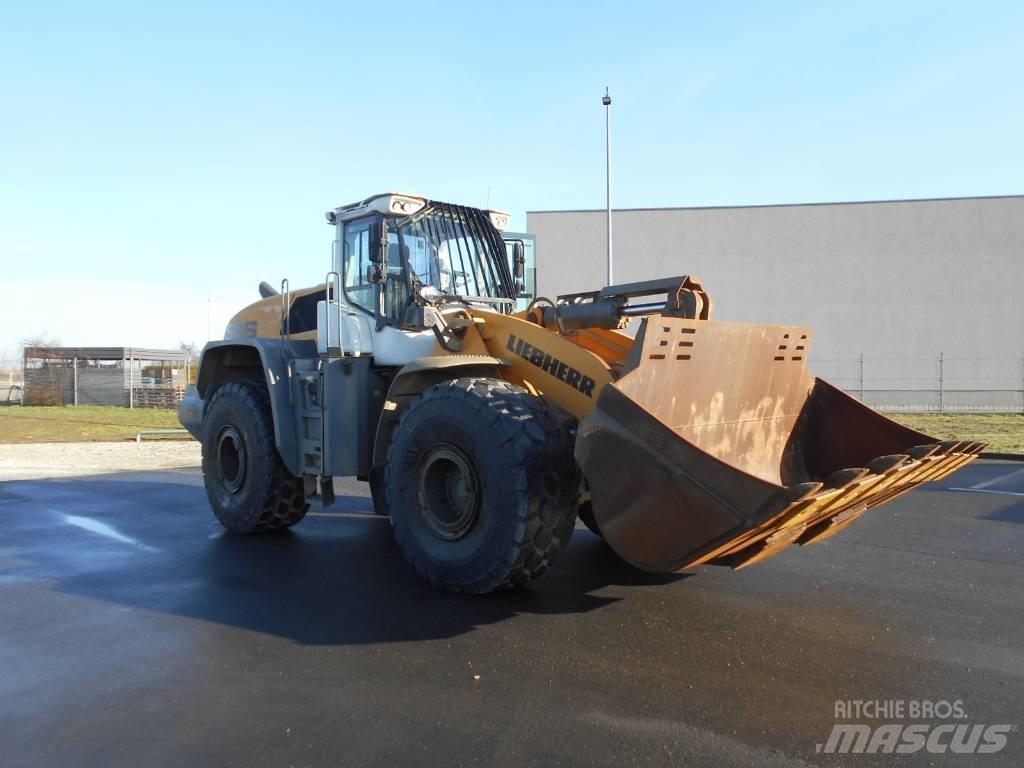 Liebherr L 586 Chargeuse sur pneus