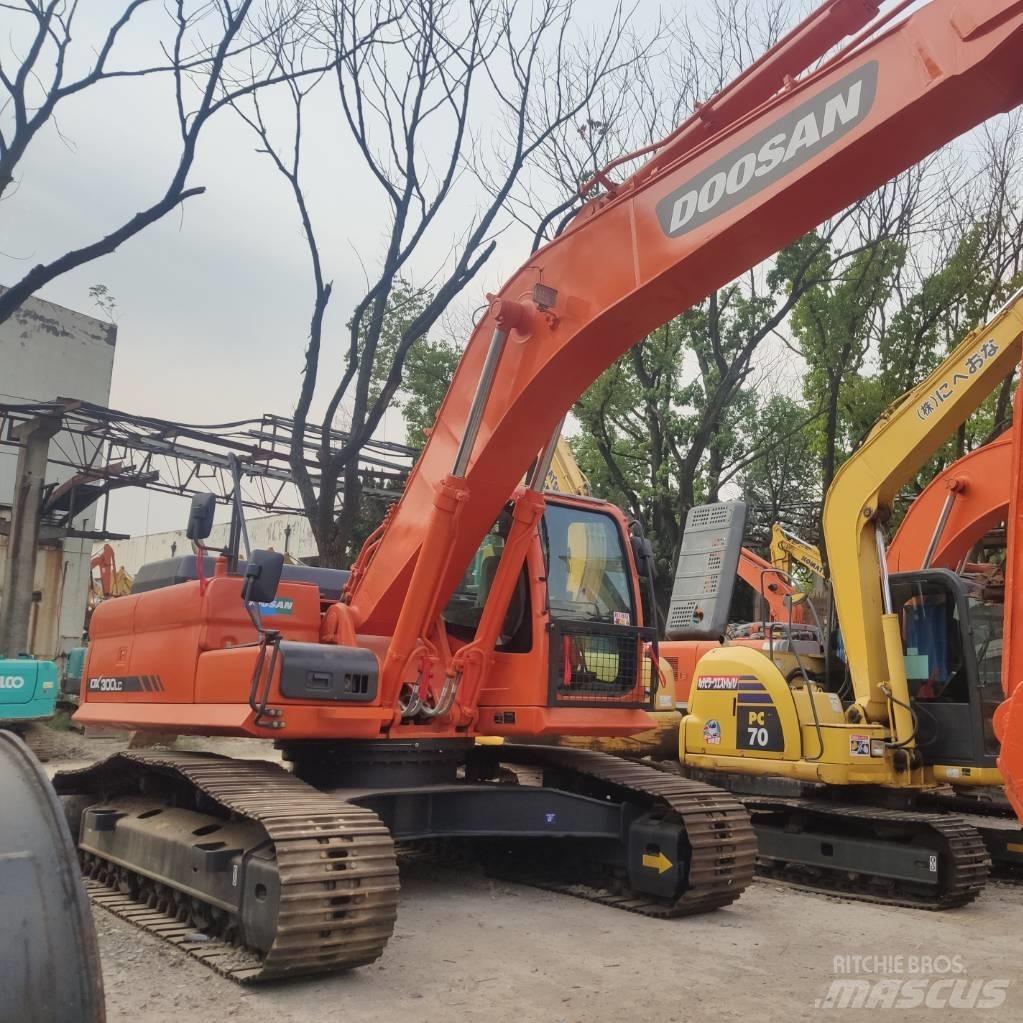 Doosan DX 300 Pelle sur chenilles
