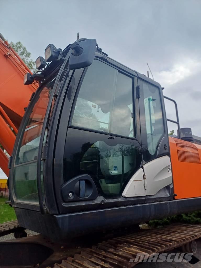 Hitachi ZX350 Chargeuse sur pneus