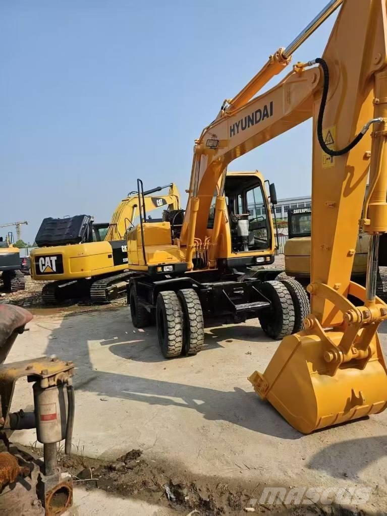 Hyundai HW 150 Pelle sur pneus
