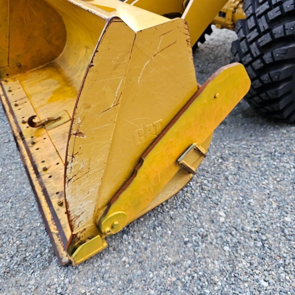 CAT 910M Chargeuse sur pneus