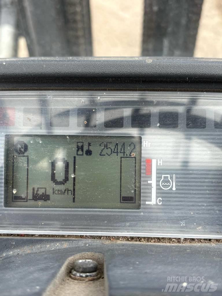 CAT DP 25 NT Chariots diesel