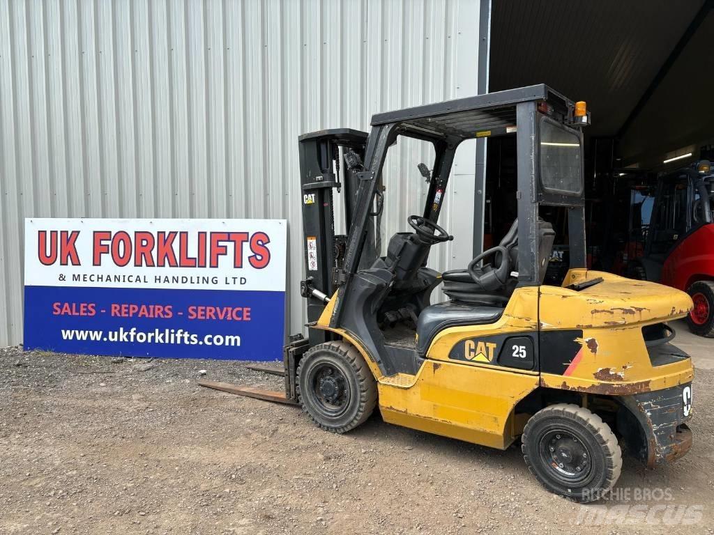 CAT DP 25 NT Chariots diesel