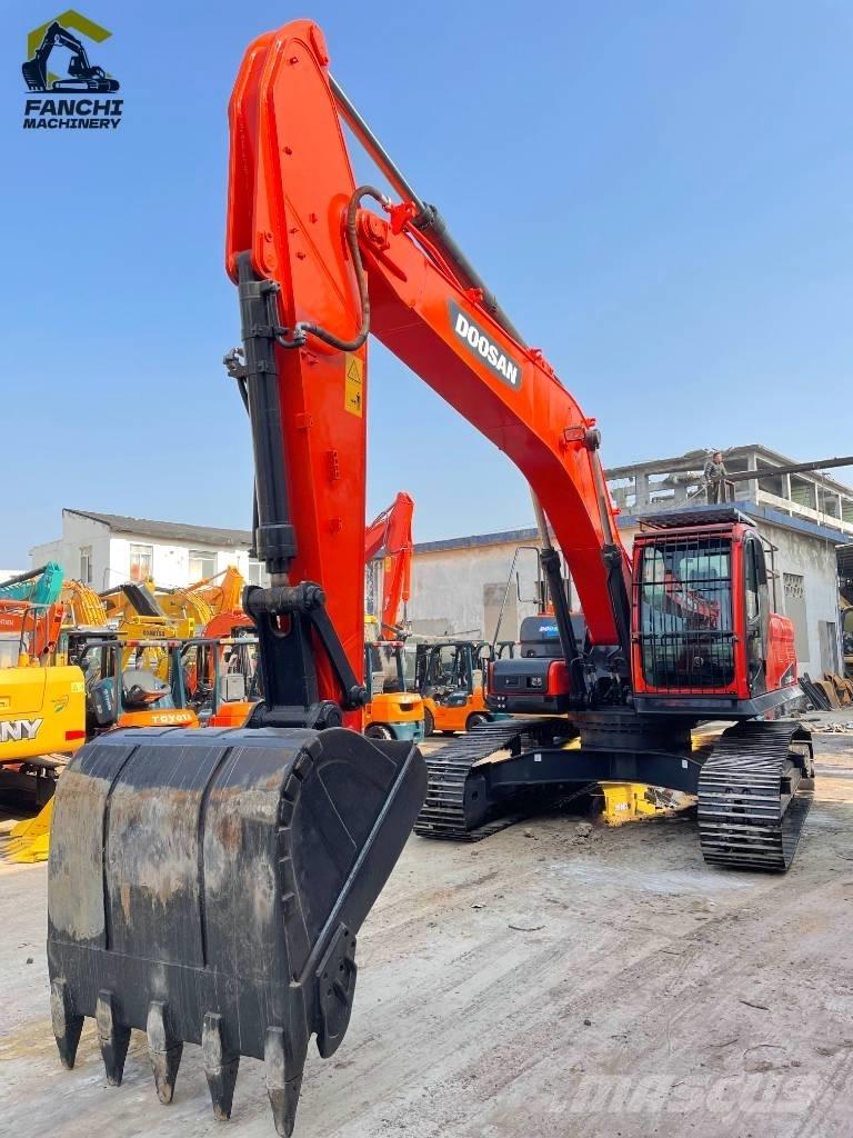 Doosan DX 300 LCA Pelle sur chenilles
