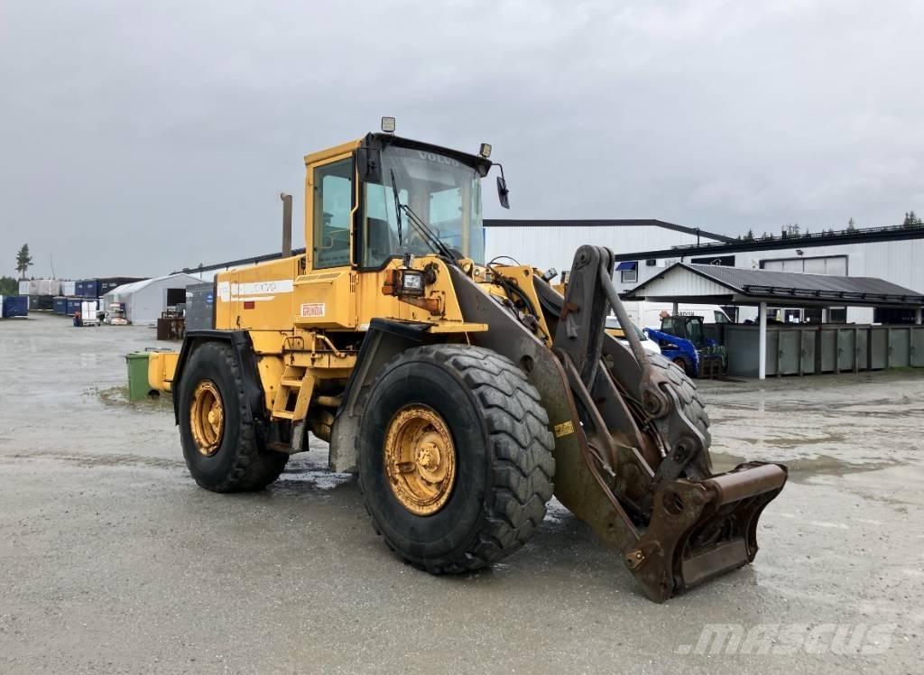 Volvo L 120 C Bouteurs sur roues