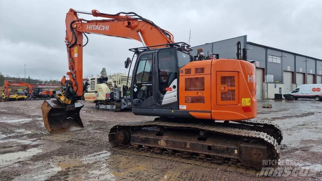 Hitachi ZX225USLC-6 Pelle sur chenilles
