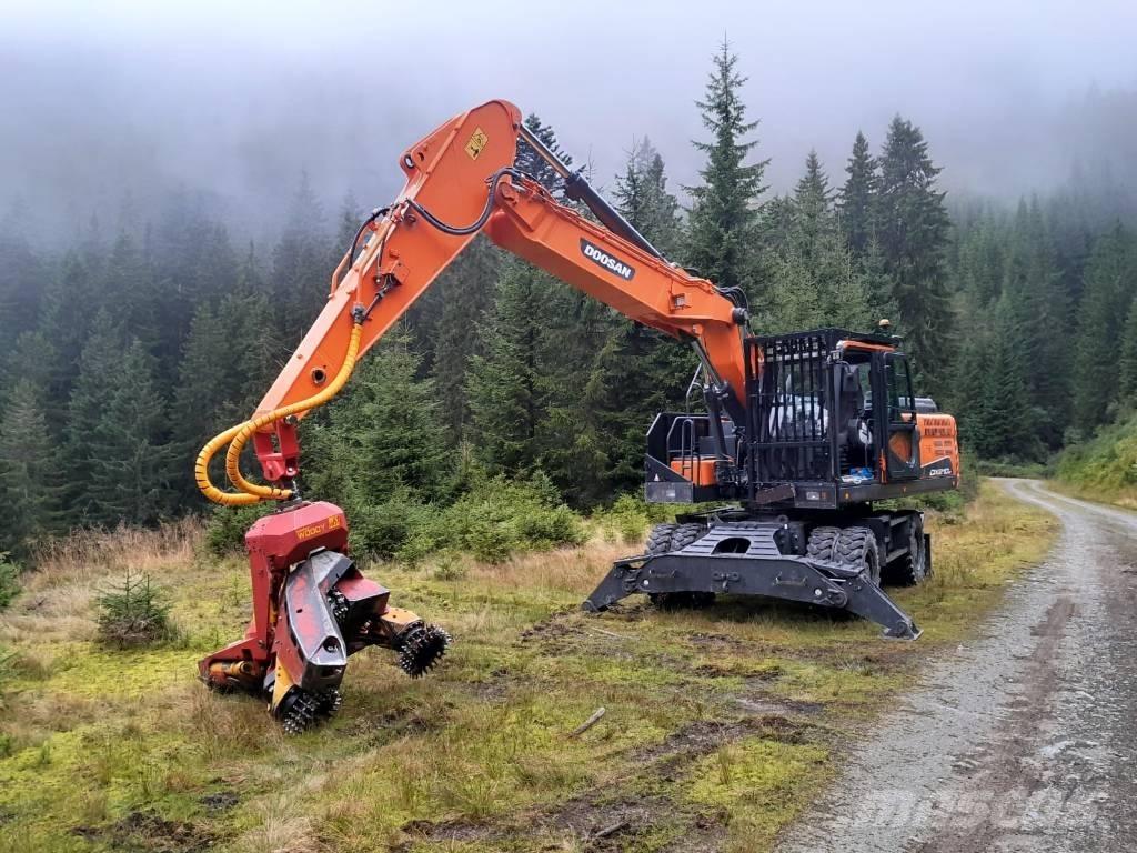 Doosan DX 210 W Pelle forestière