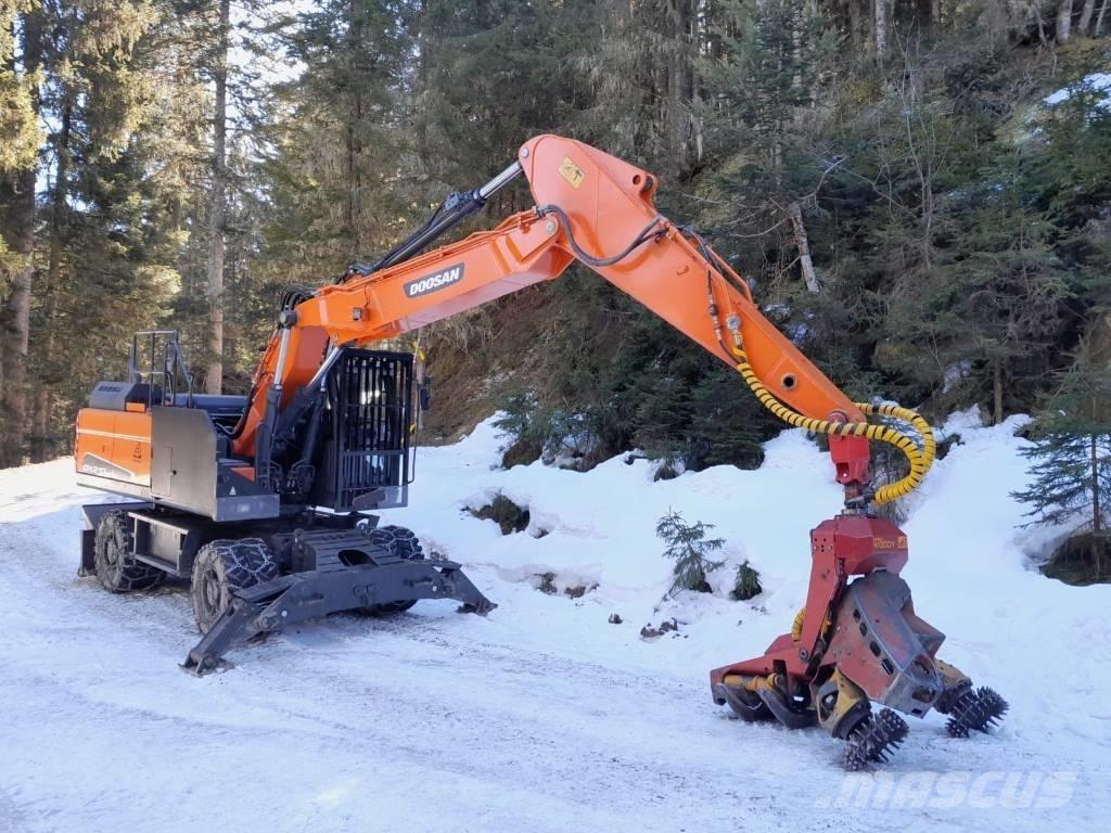 Doosan DX 210 W Pelle forestière