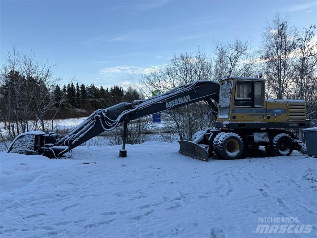 Åkerman EW200/2500 Pelle sur pneus
