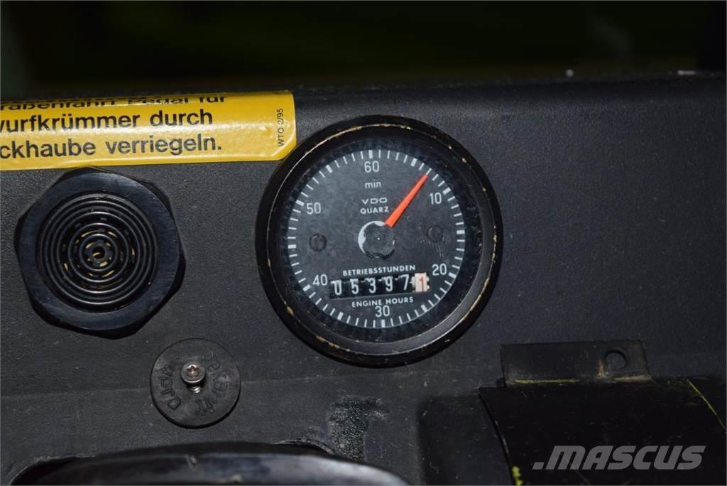CLAAS Jaguar 820 Ensileuse automotrice