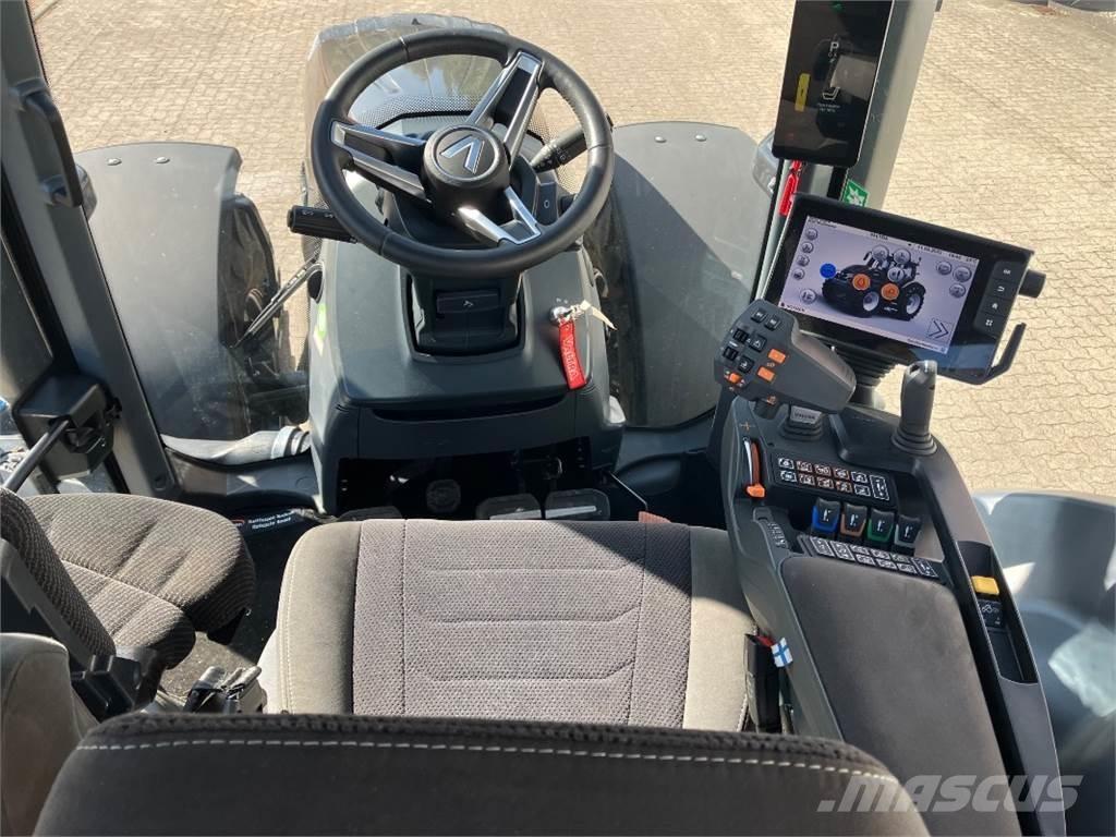 Valtra Q245 Tracteur