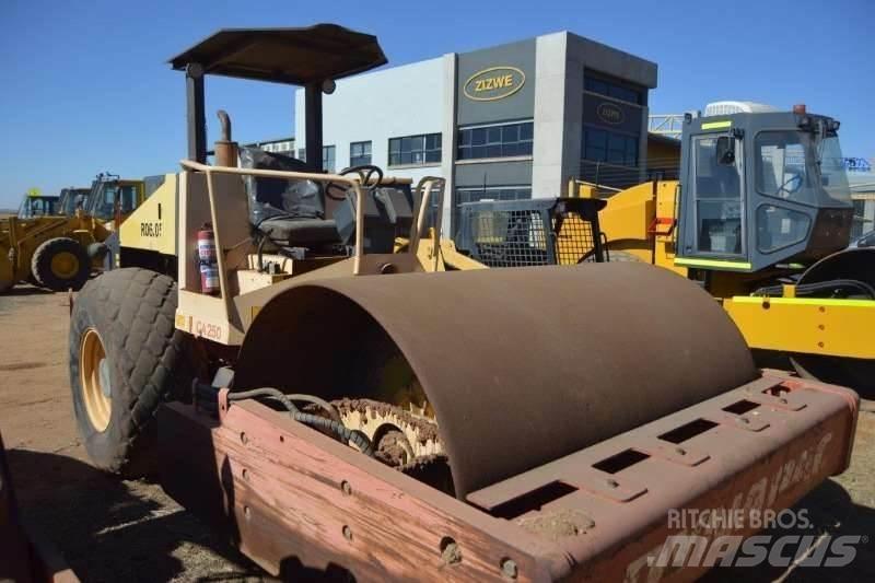 Dynapac CA250D Rouleaux monocylindre