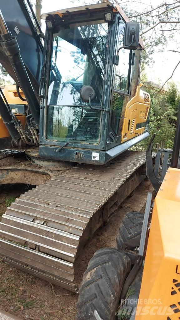 Hyundai HX220AL Pelle sur chenilles