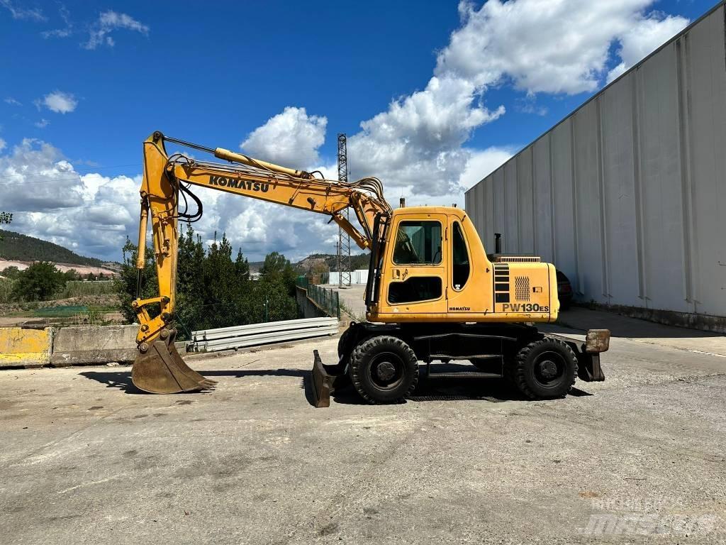 Komatsu PW130 ES-6K Pelle sur pneus