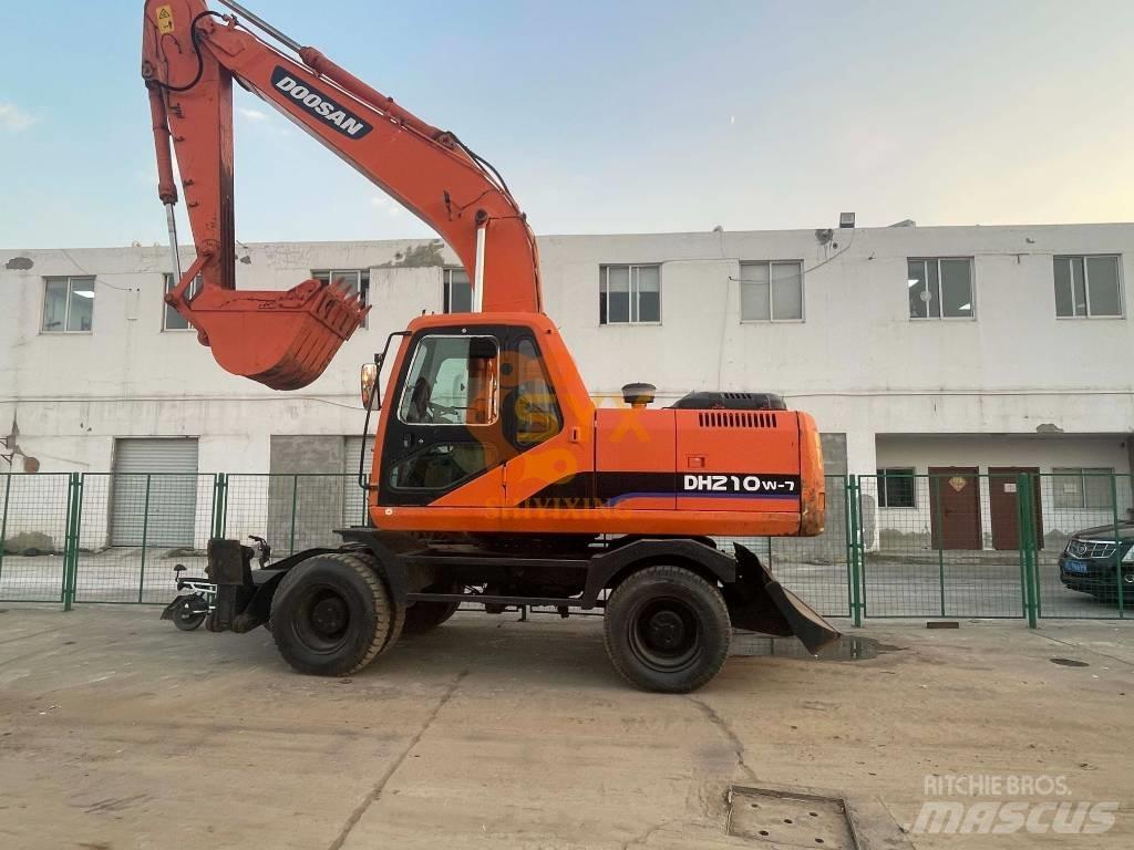 Doosan DH210W-7 Pelle sur pneus