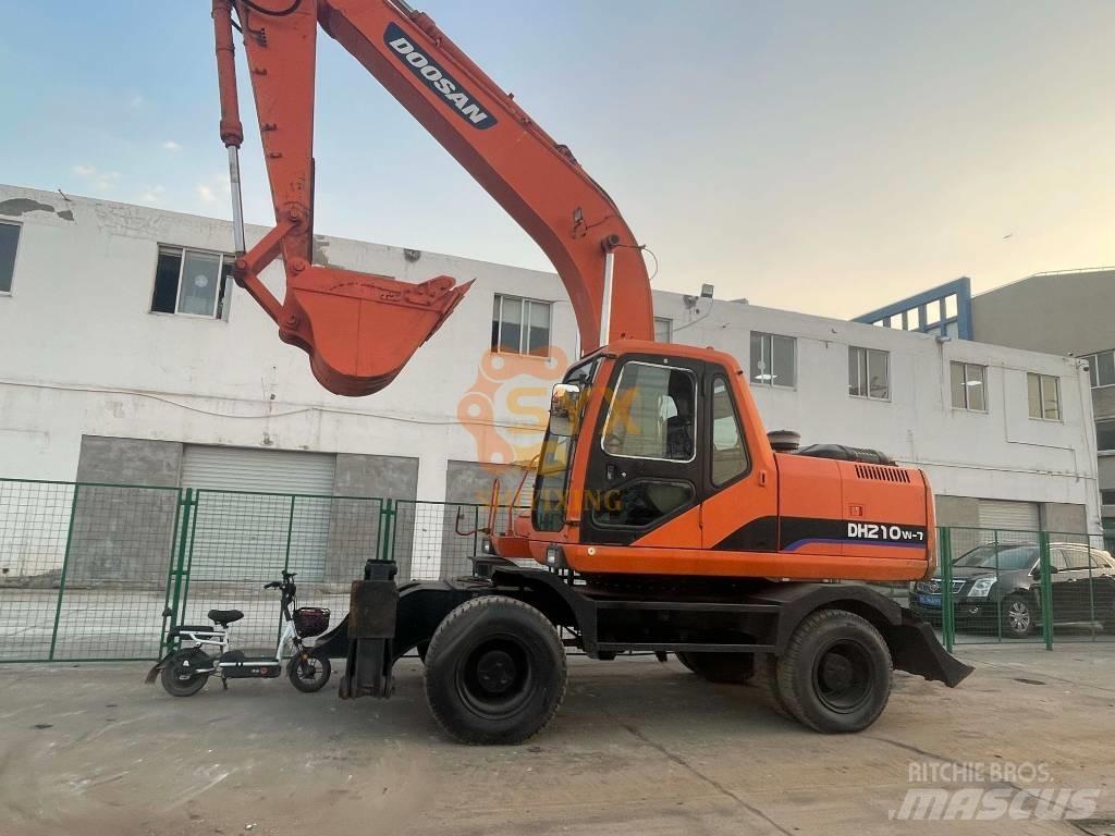 Doosan DH210W-7 Pelle sur pneus