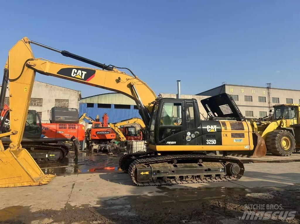 CAT 325 D L Pelle sur chenilles