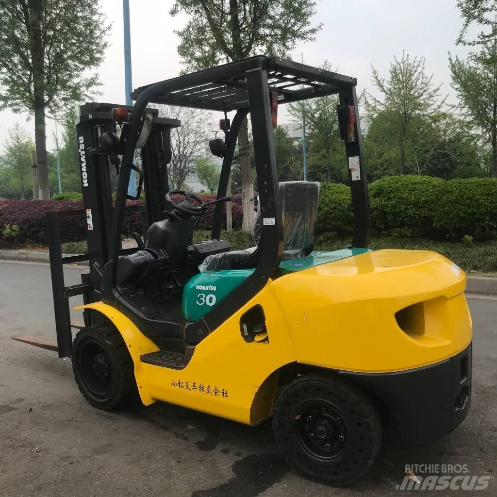 Komatsu 30 Chariots diesel