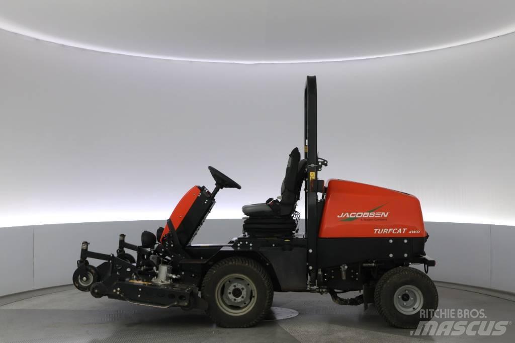 Jacobsen Turfcat Tondeuses montées