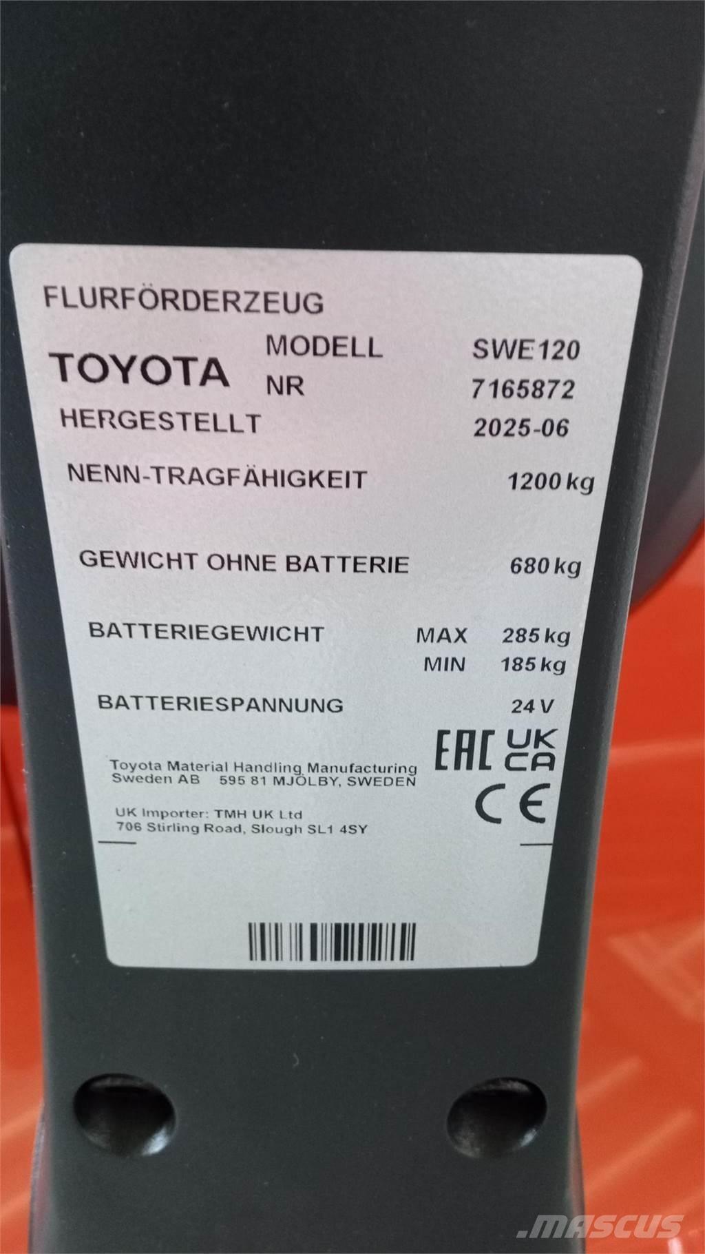Toyota SWE120 Gerbeur accompagnant