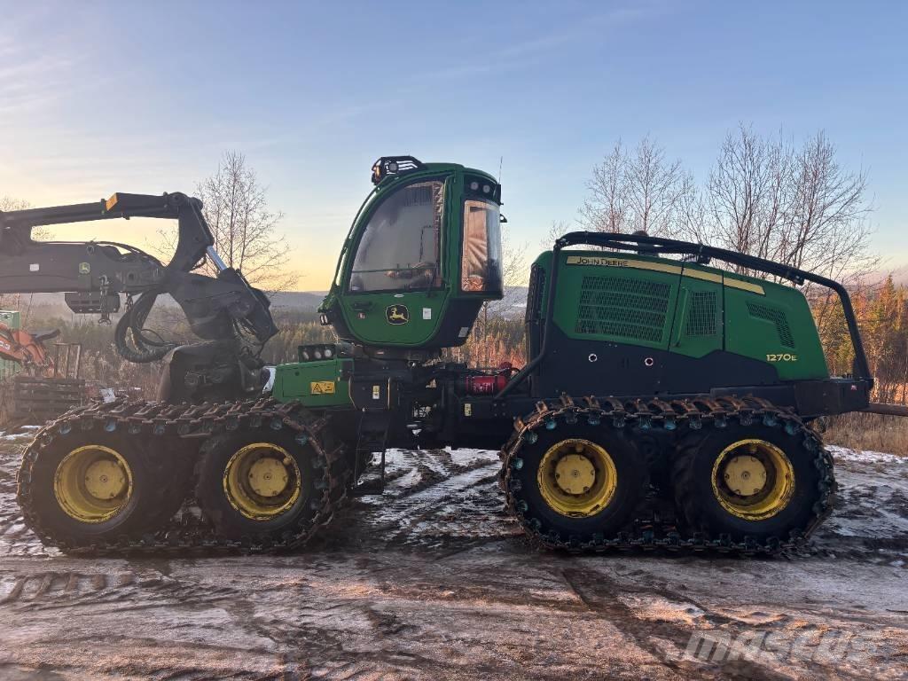 John Deere 1270 E Abatteuse