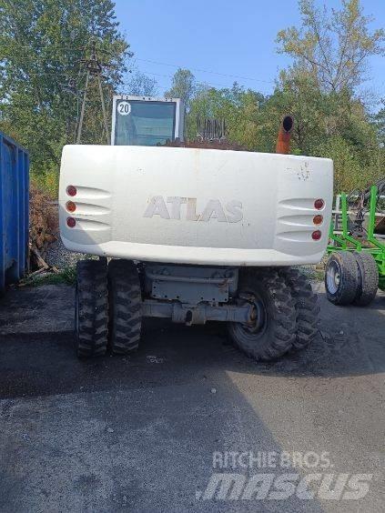 Atlas 1905 M Pelle sur pneus