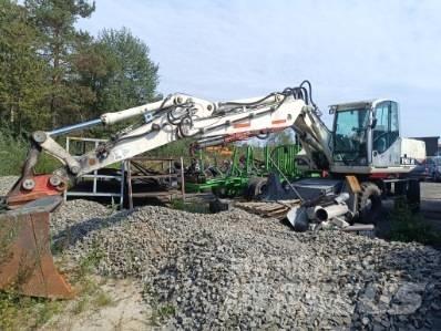 Atlas 1905 M Pelle sur pneus